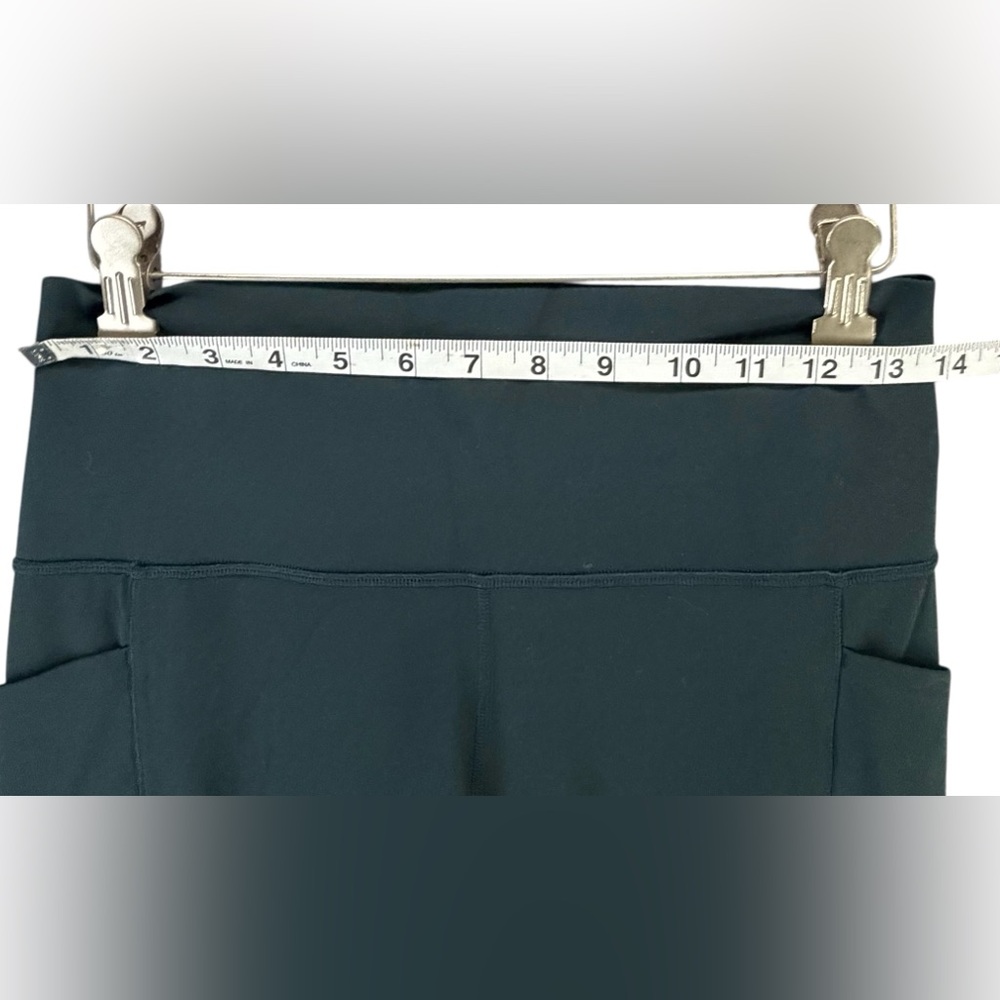 Athleta Salutation Stash Tight Leggings M Pine Green Active Workout Yoga UPF 40+ - Picture 4 of 10